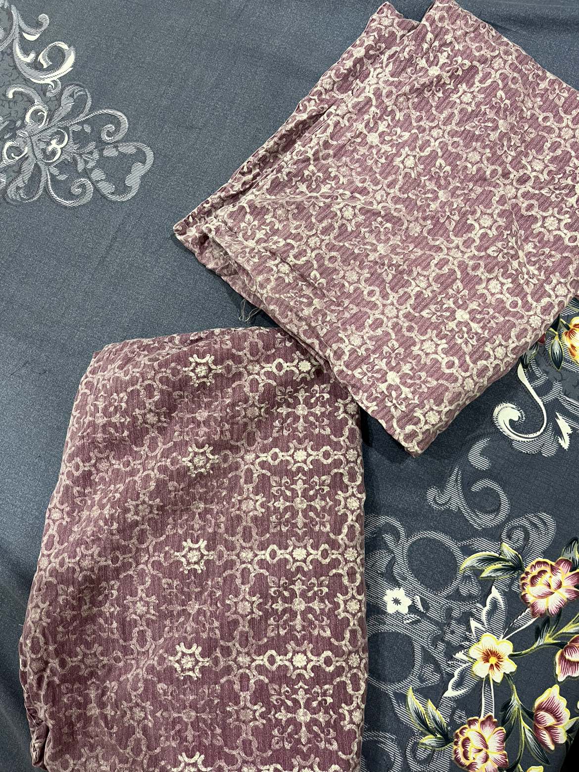 Pillow covers image indicator(2)