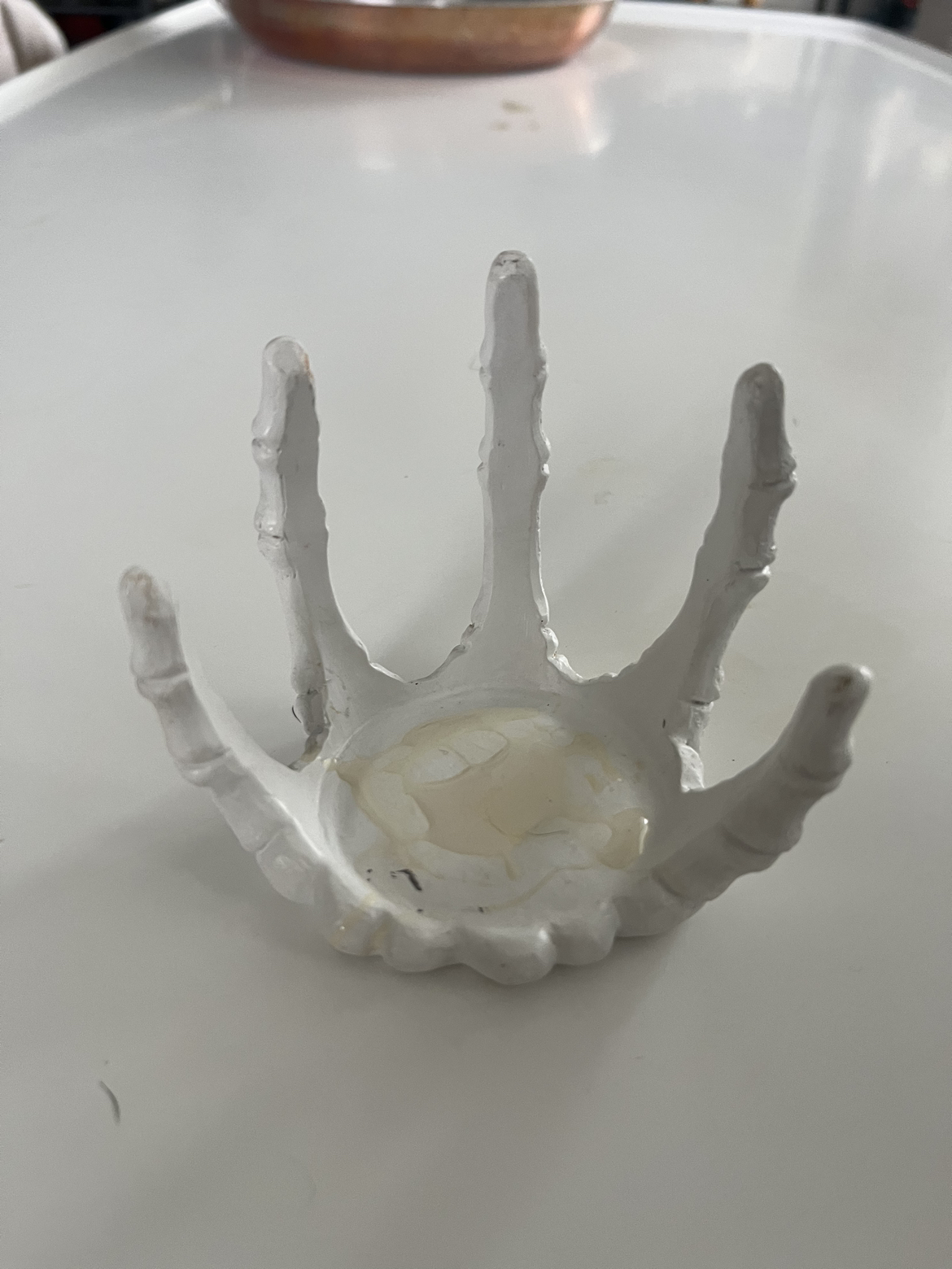 Free skeletal hand holder