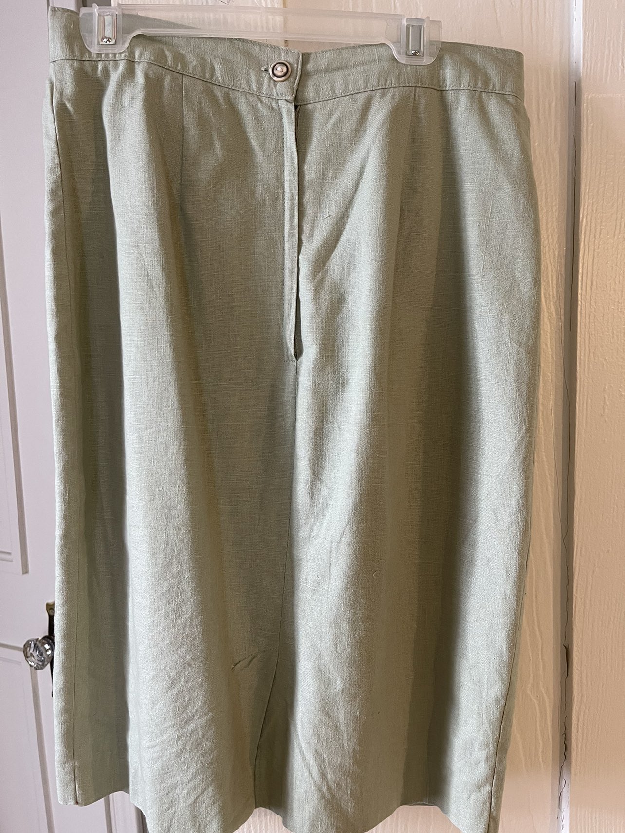 Green linen pencil skirt size small image indicator(3)