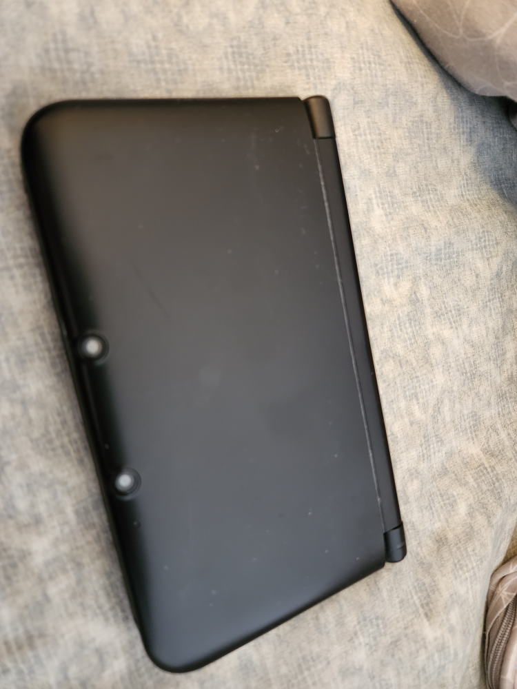 great condition  3ds XL with original box