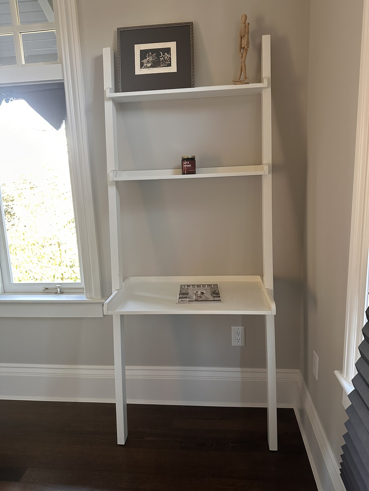 EQ3 Wall desk
