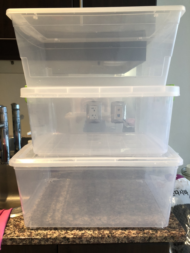 6 Plastic boxes thumbnail