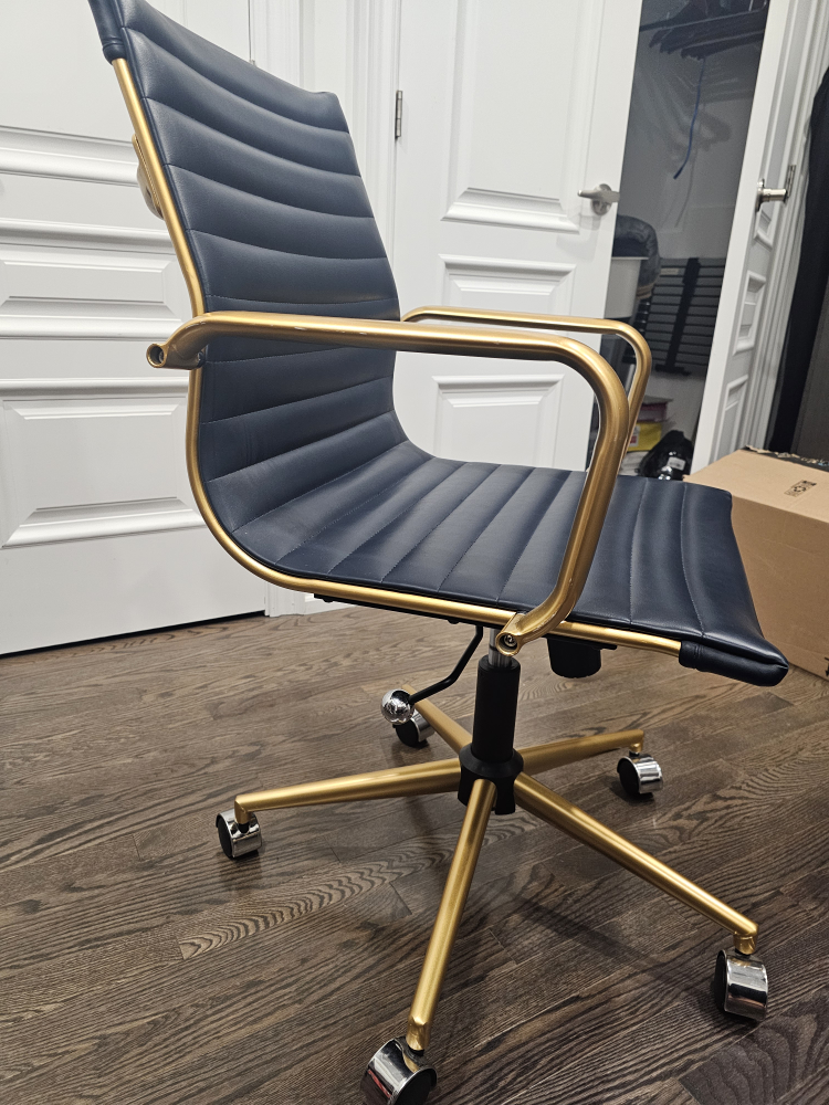 modern ergonomic leather office chair - photo 4