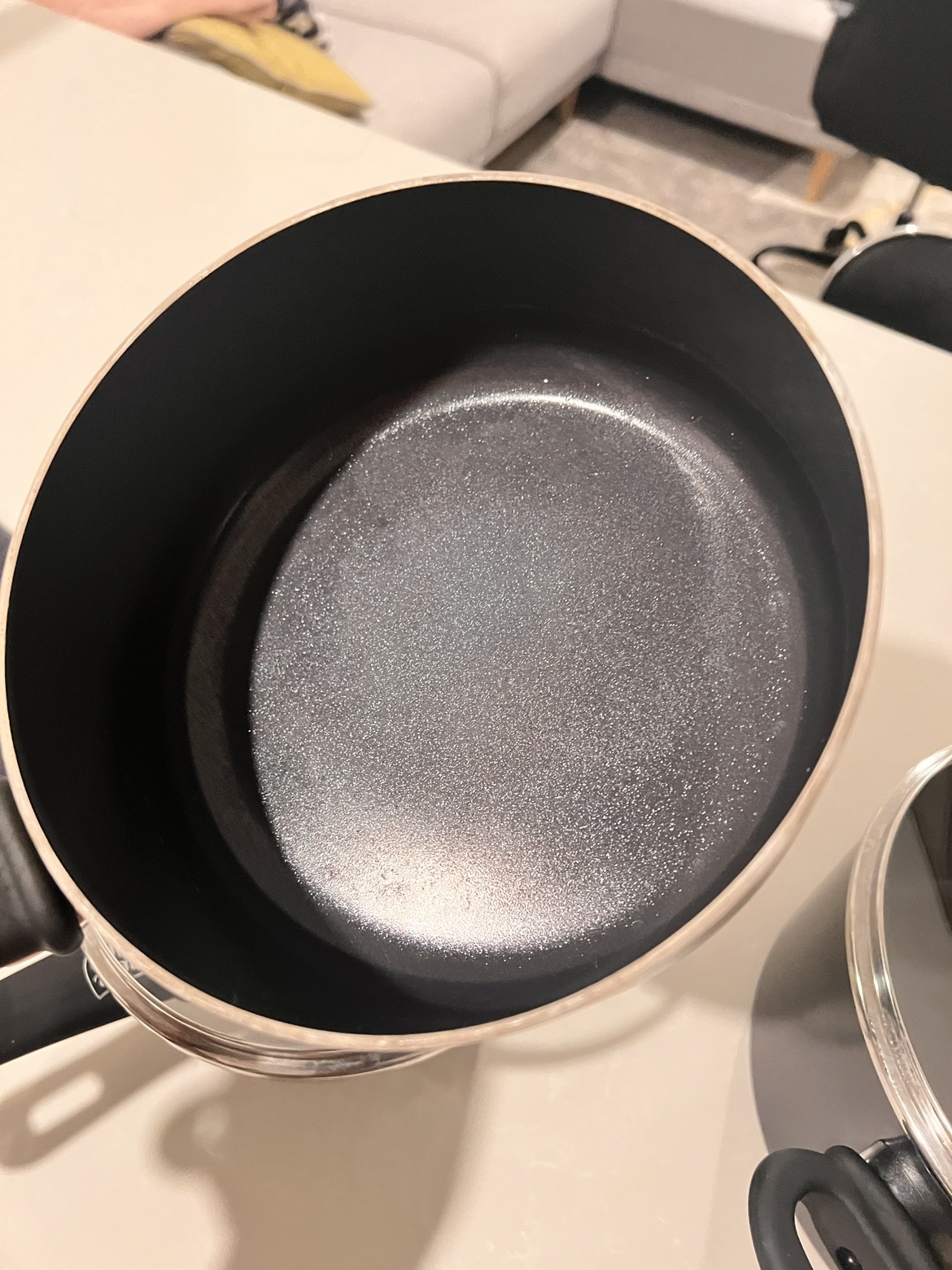 Pots - set up 3 with 2 small frypans - photo 3