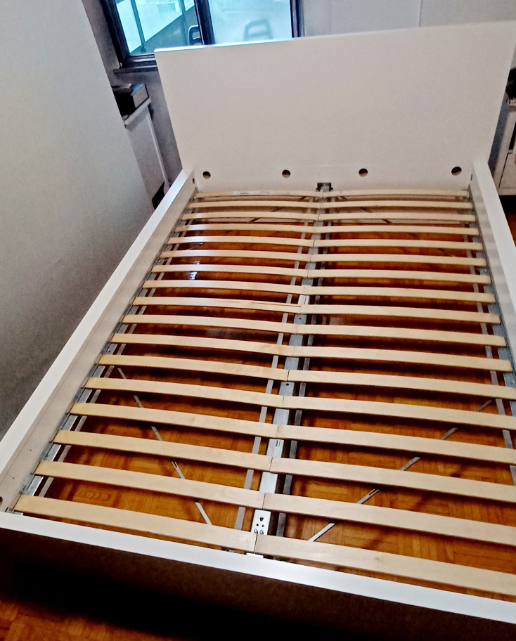 Move out sale ! ! Like New ! IKEA MALM Bed Frame, Queen,White thumbnail