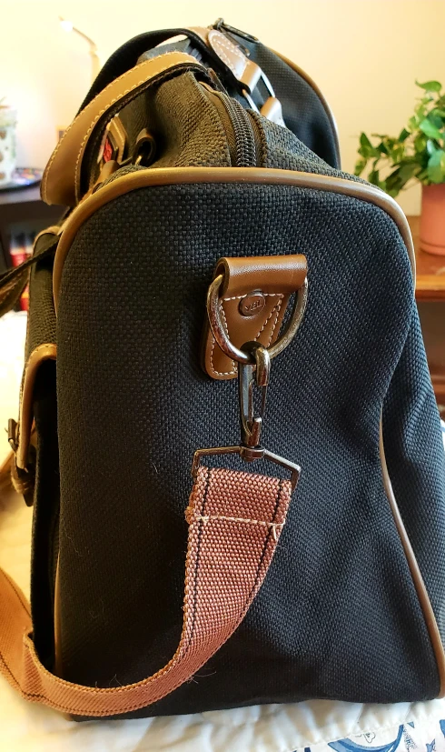 Vintage duffel bag/carry-on bag image indicator(5)
