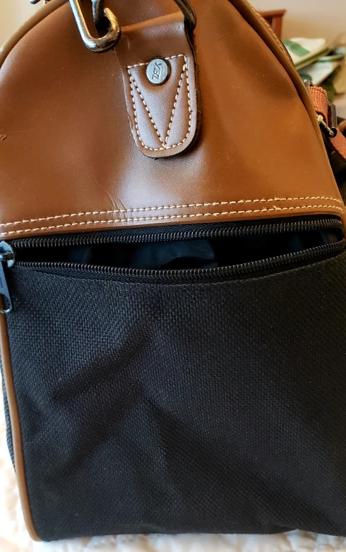 Vintage duffel bag/carry-on bag image indicator(6)