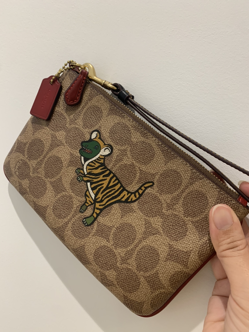 🔥 New Coach Rexy Tiger Large Wristlet Wallet🔥 thumbnail