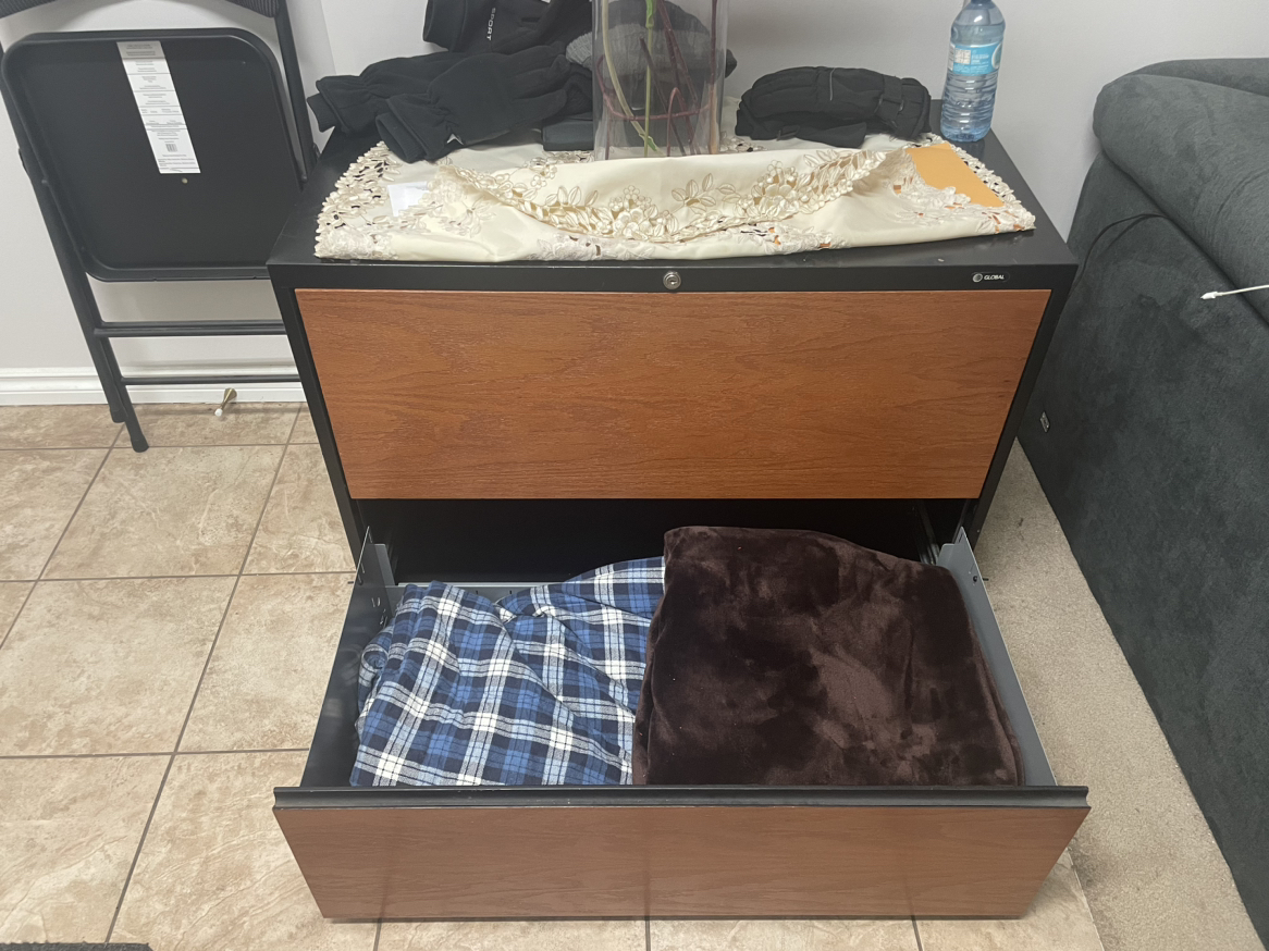 Metal storage cabinet - photo 3