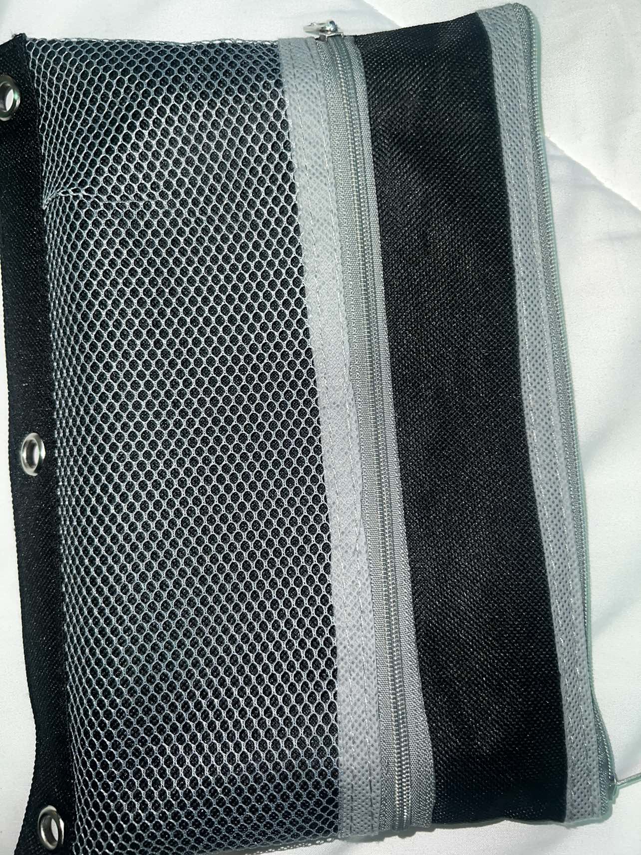 26 Sharpie Fine Point Markers and Pouch image indicator(3)