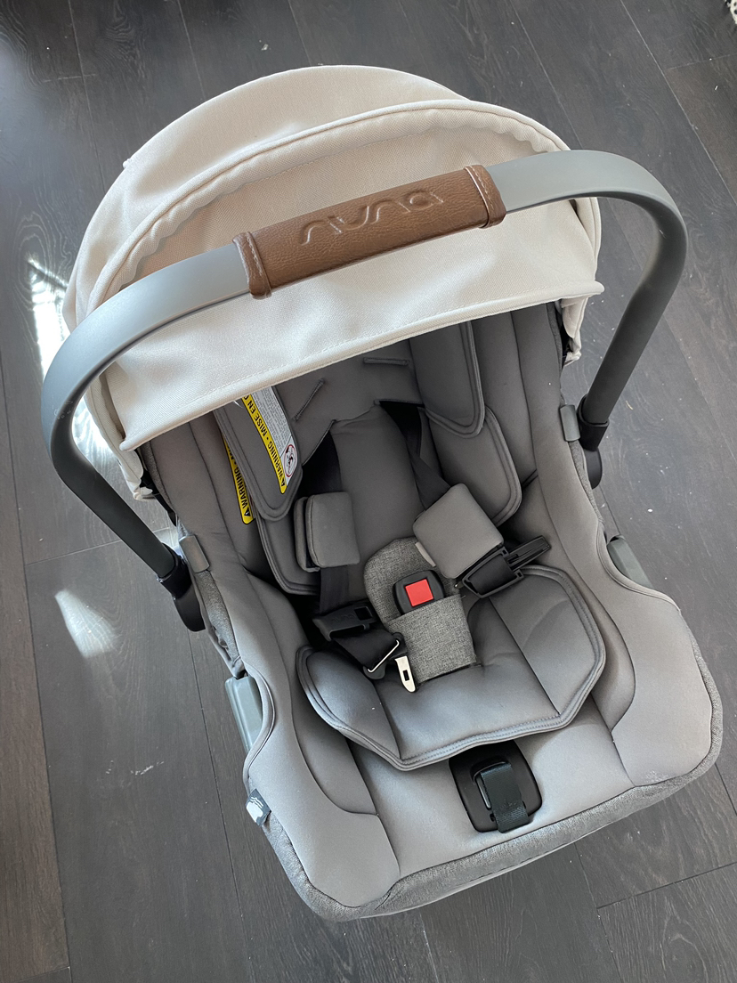 NUNA PIPA Infant Car Seat + Base + adapter (Great condition) - photo 4