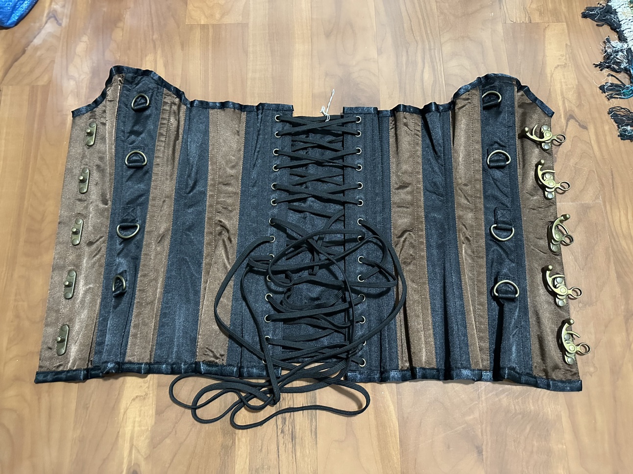top drawer by daisy corsets image indicator(2)
