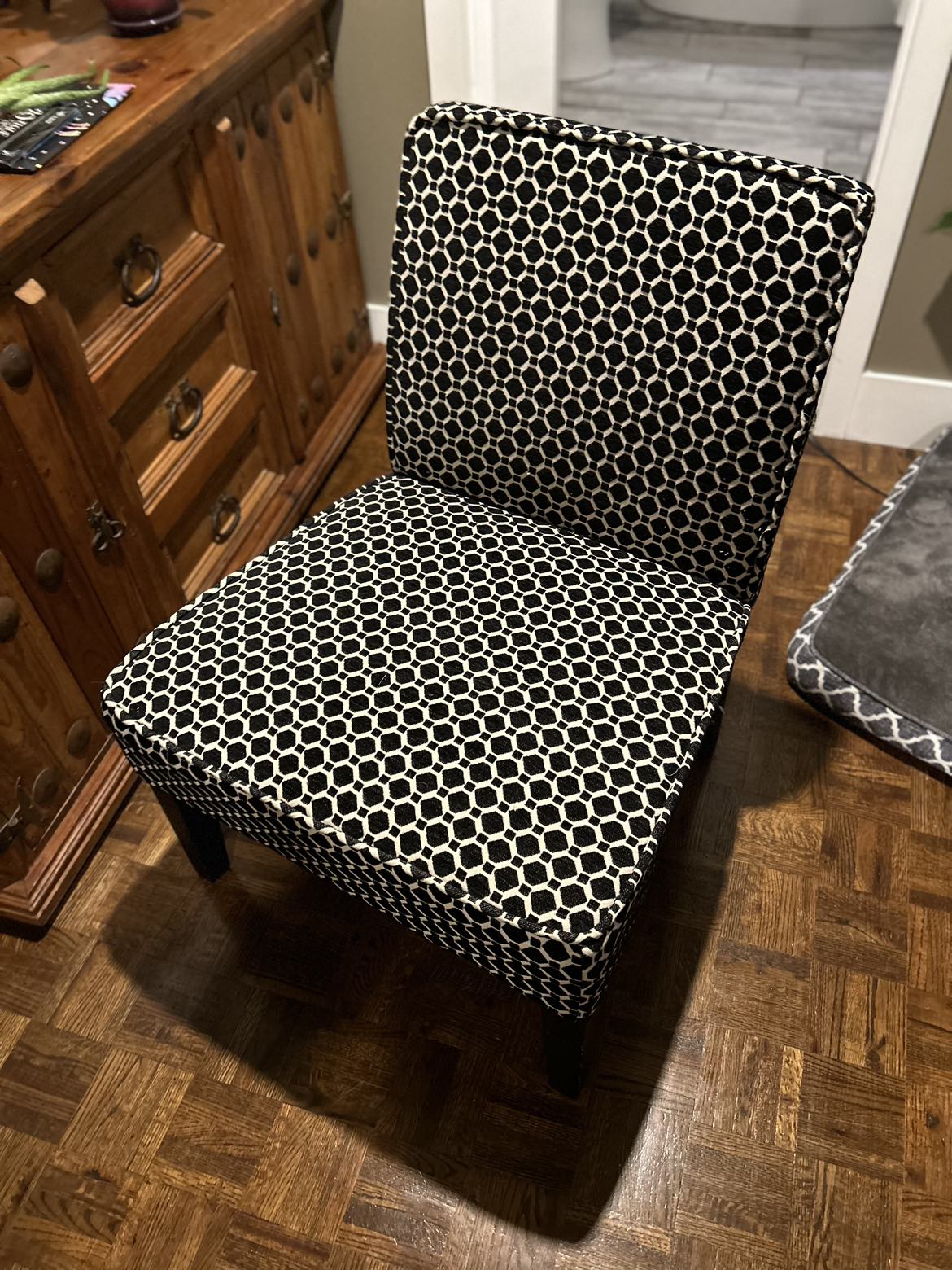 Accent chair
