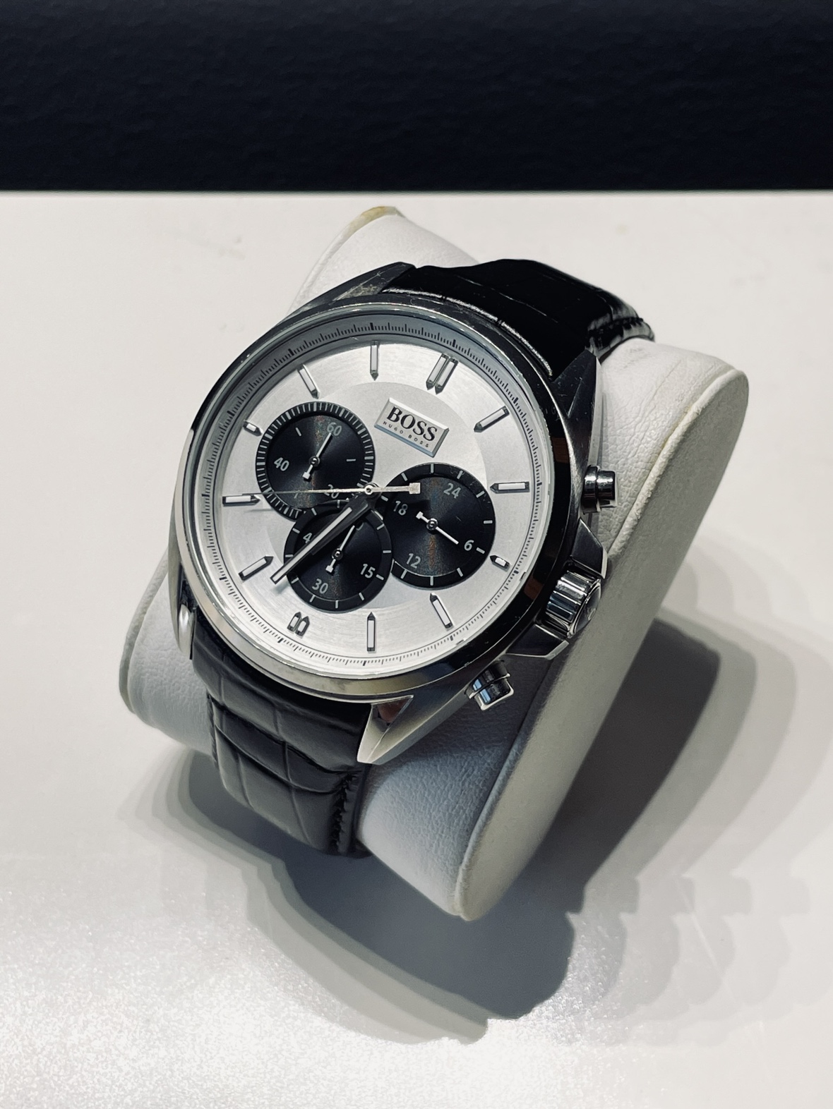 Hugo Boss Watch image indicator(2)