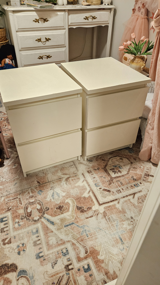 2 white drawers thumbnail
