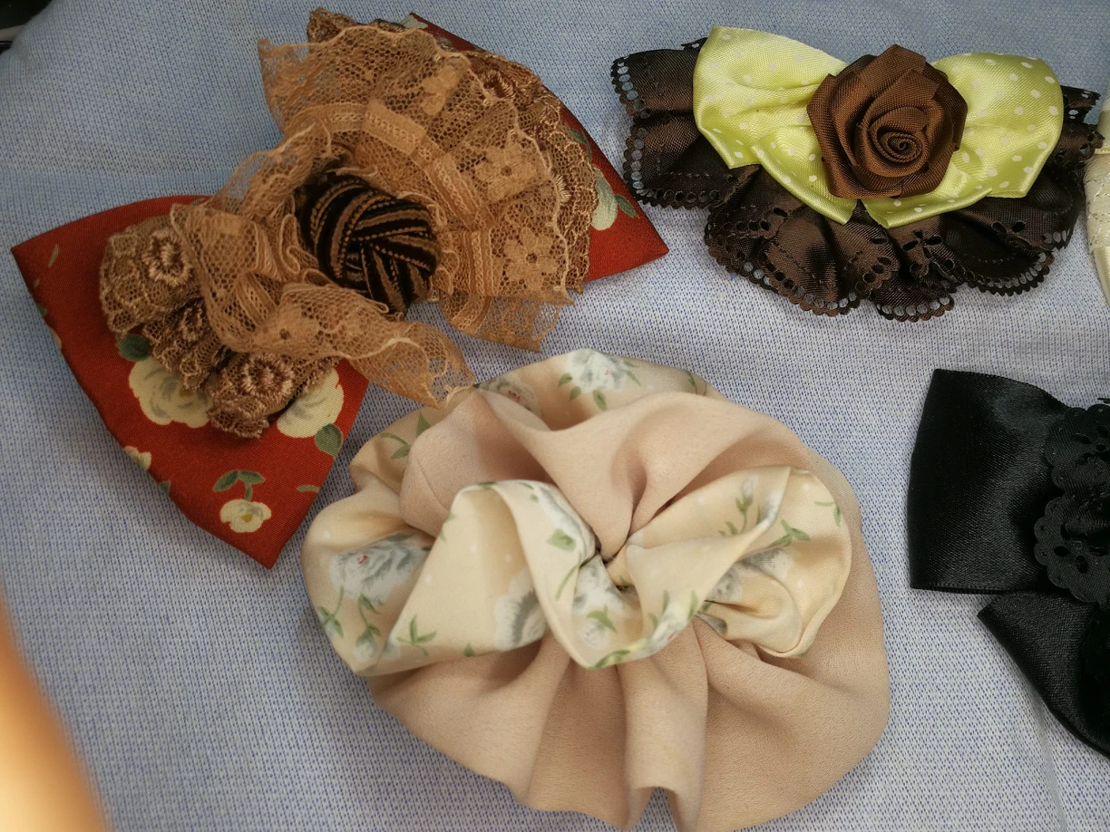 Hair clips ($1 each or $3 for all) image indicator(4)