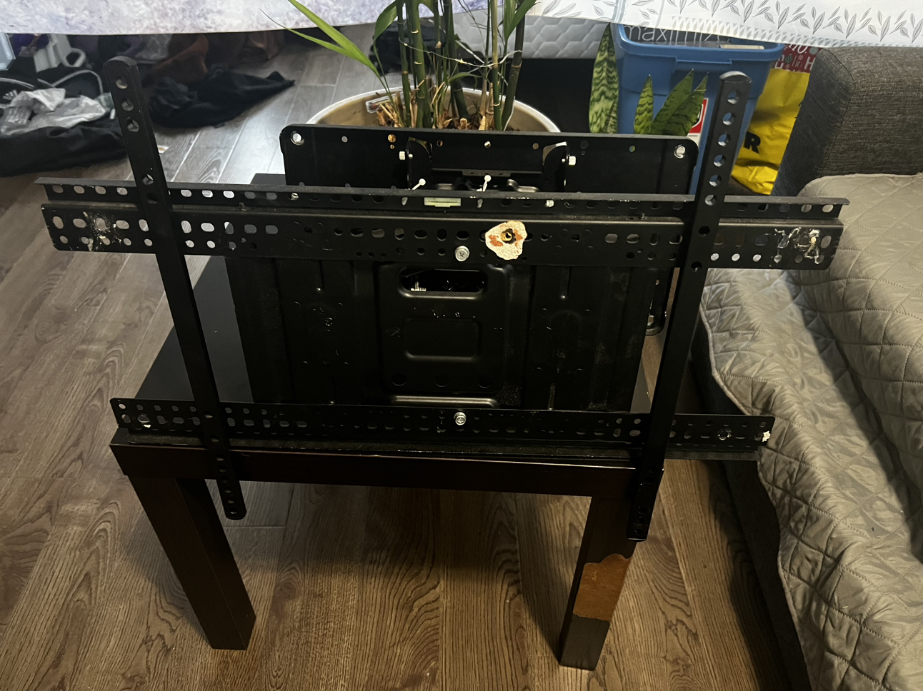 Tv mount thumbnail