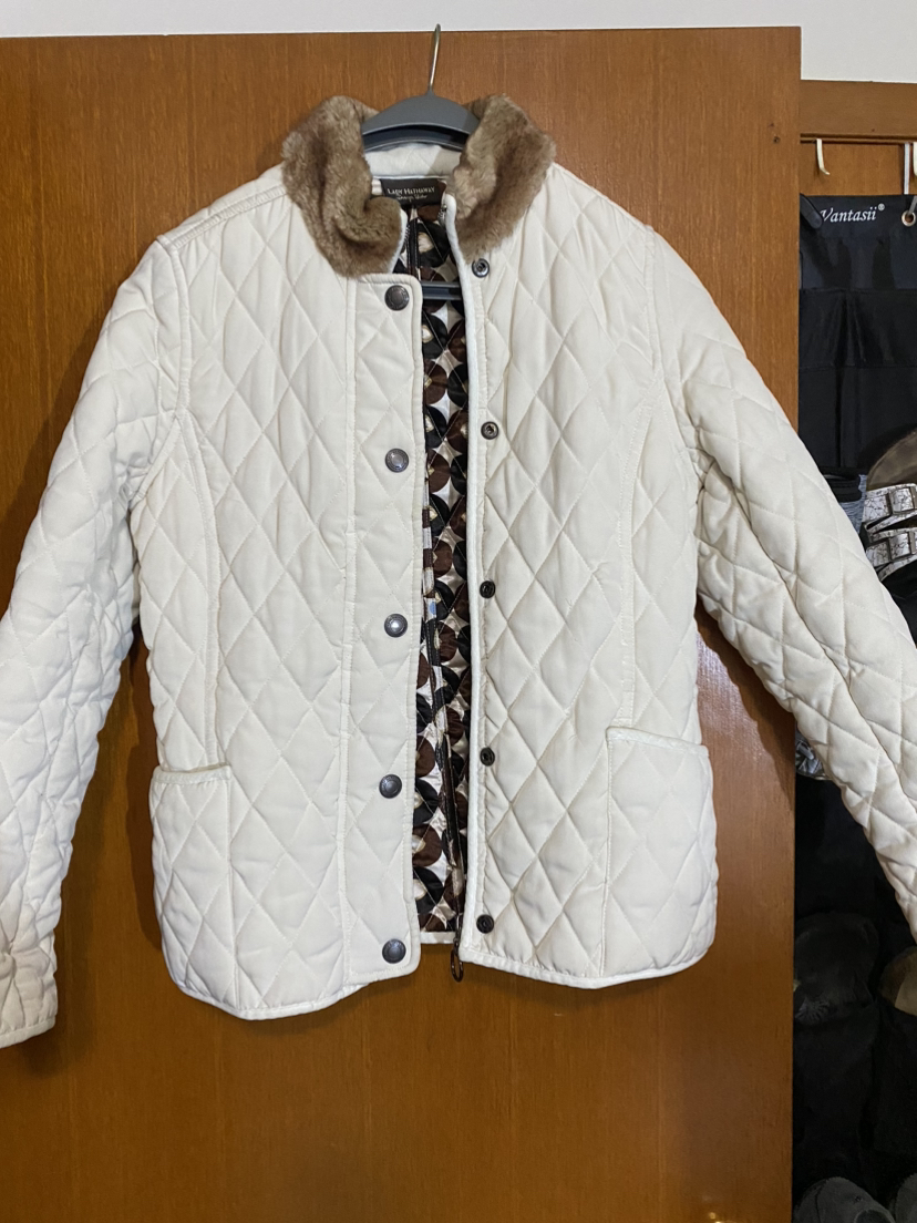 Quilted jacket with faux fur collar