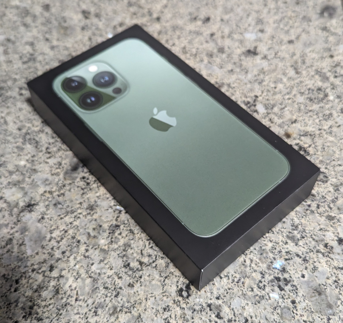 iPhone 13 Pro (128 GB) - Alpine Green