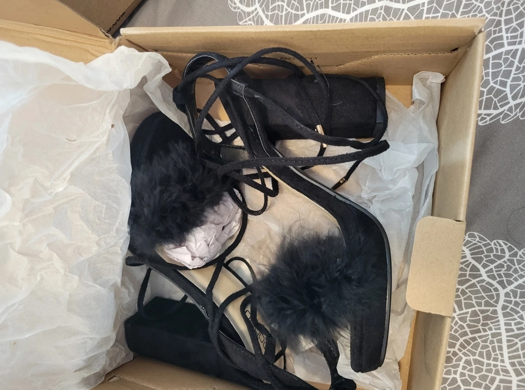 Fluffy Heels - photo 2