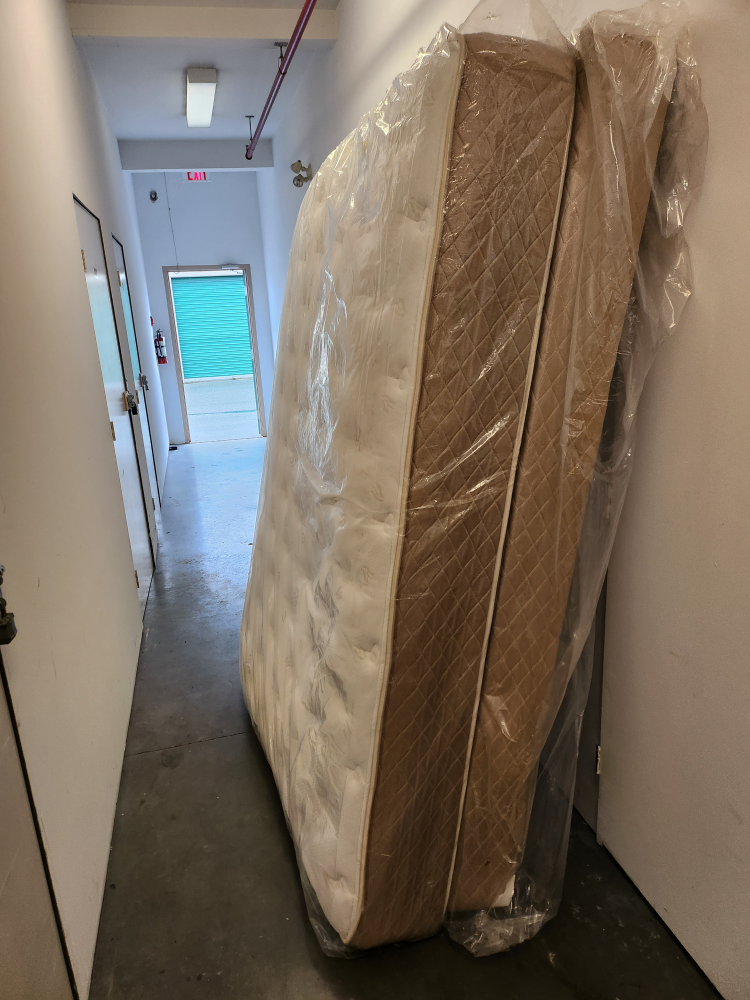 queen size bed & box spring - photo 4