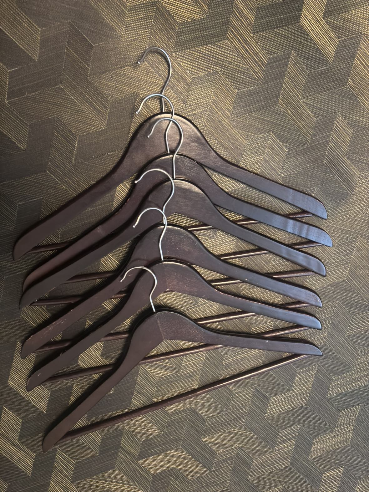 6 x Wooden Clothing Hangers - photo 4