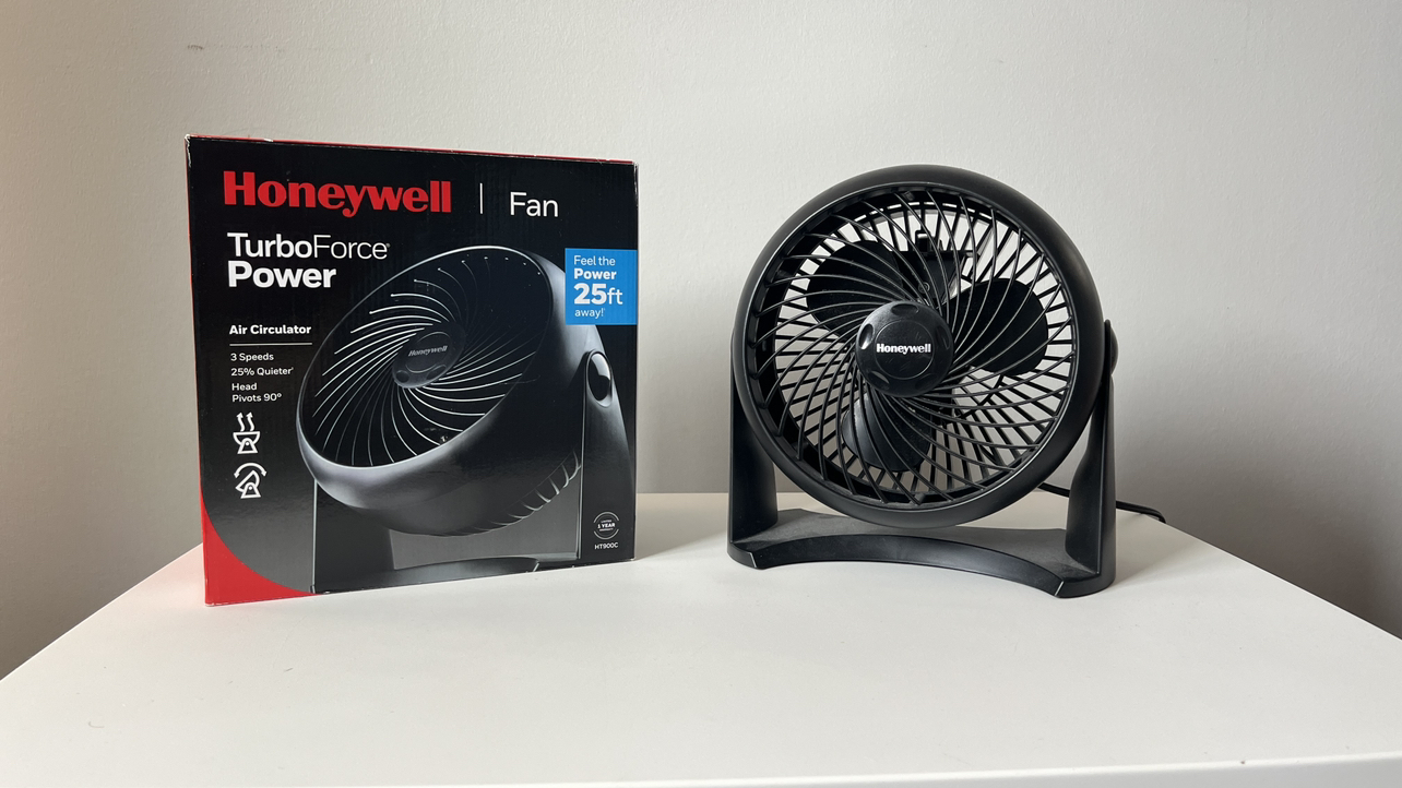 Moving sale - Honeywell 3 speed Turbo force fan thumbnail