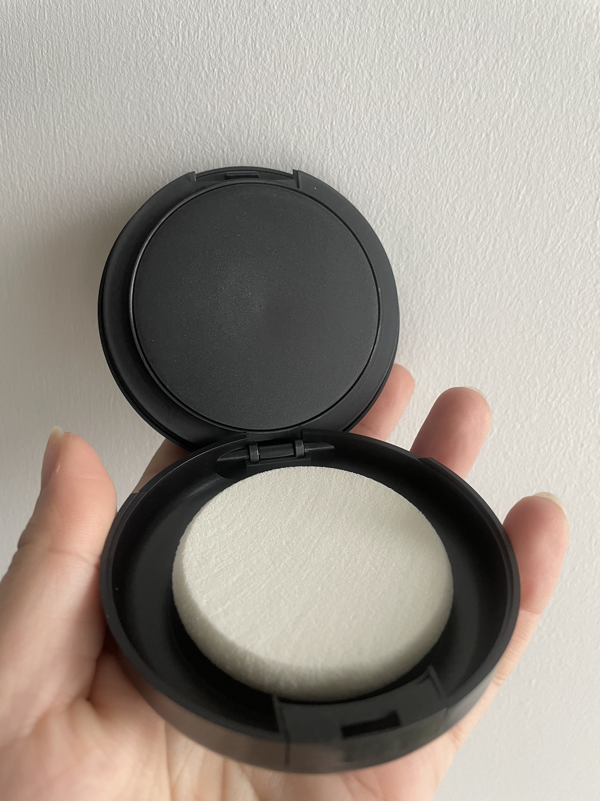 New MAC tech foundation - photo 3