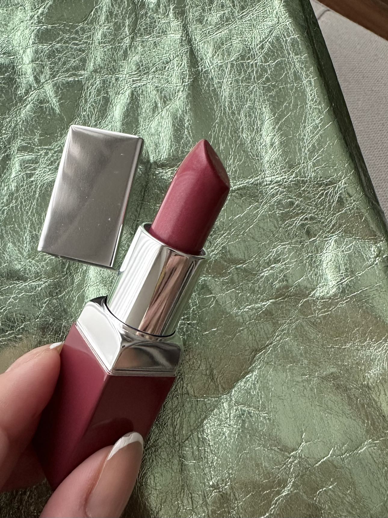 Lipstick Clinique image indicator(4)