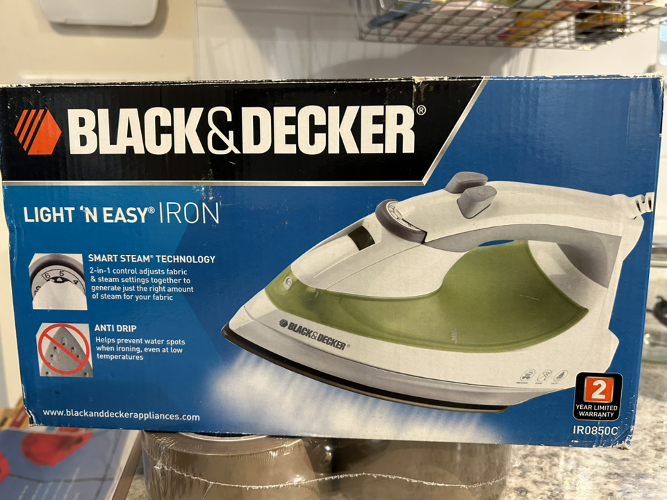Black & Decker Iron thumbnail