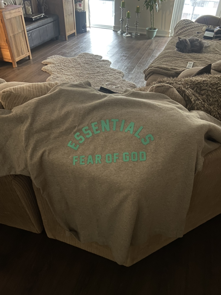 Essentials brand new t-shirt from holt ren. XL image indicator(2)