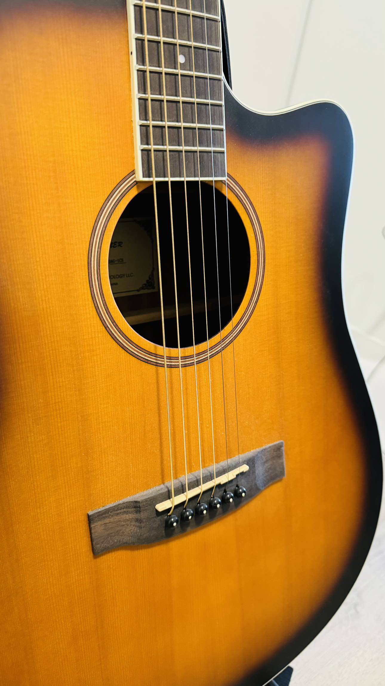 Donner Acoustic Guitar (With Cover, Stand & Other Essentials) - photo 2