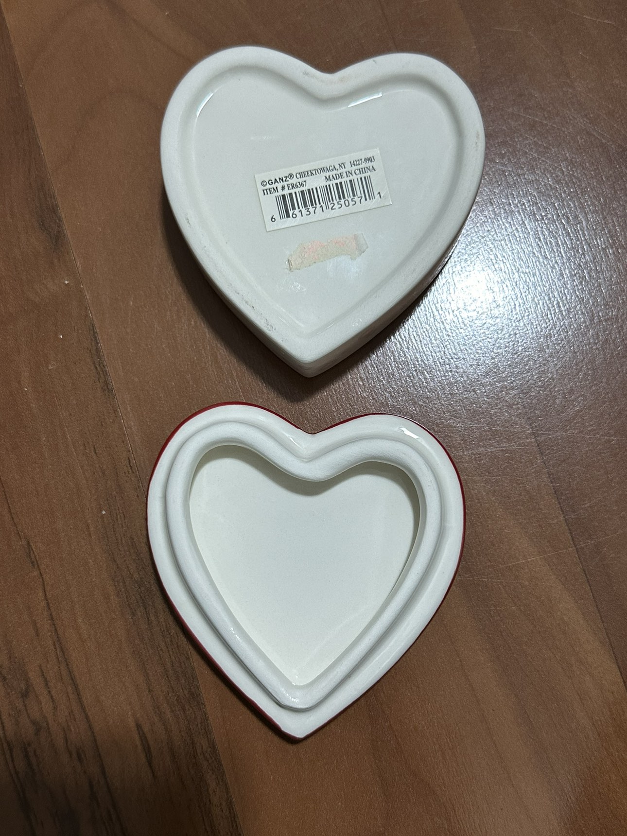 Ganz Heart-Shaped Red and White Ceramic Bowl "be mine” image indicator(6)