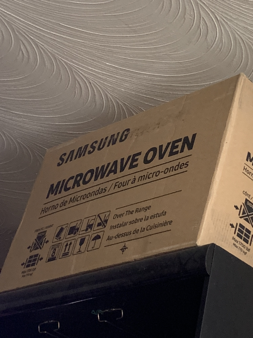 🥕Samsung microwave OVER THE RANGE * LIKE NEW IN BOX* thumbnail