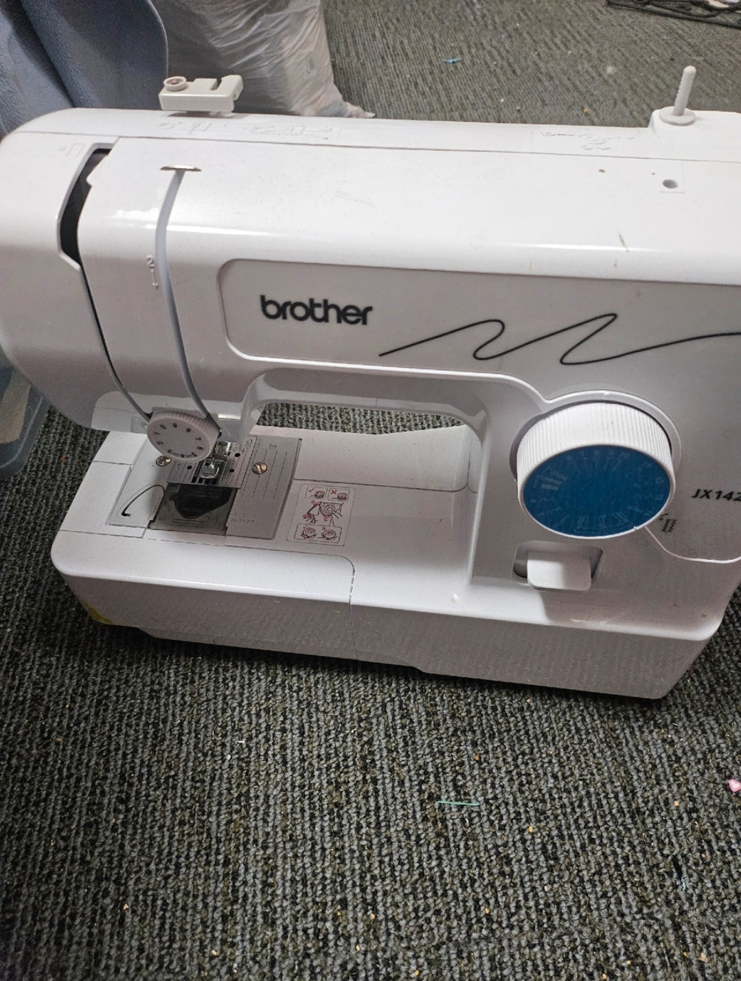 Brother Sewing Machine - photo 3