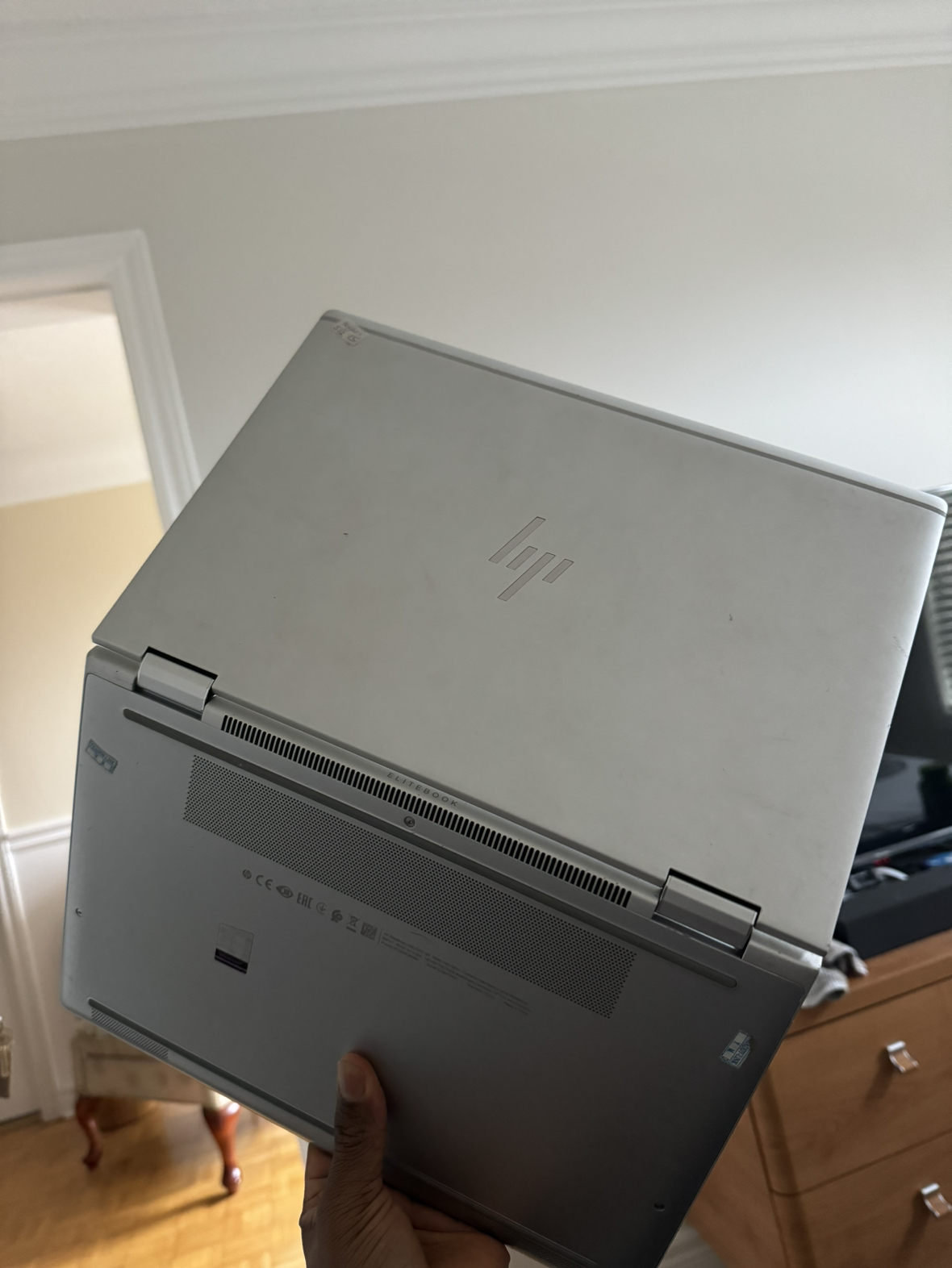 Laptop - photo 2