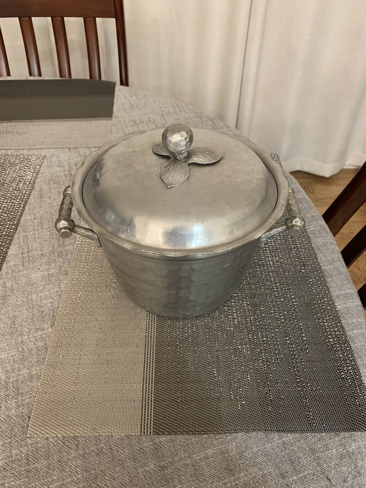 Vintage Everlast Hammered Aluminum Ice Bucket image indicator(2)