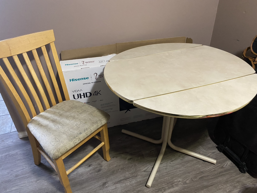 Dining table with 3 chairs & Coffee table - photo 2