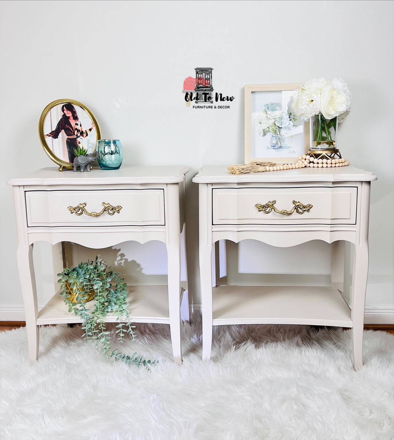 Elegant & Refinished French Provincial Beige End Tables - photo 4