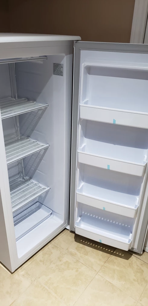 Upright Freezer - photo 2