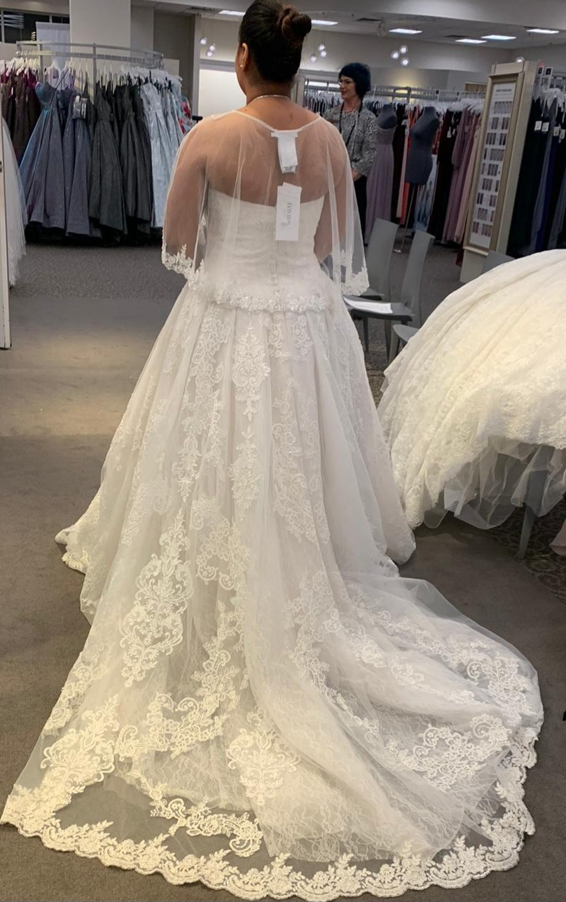 wedding gown - photo 2