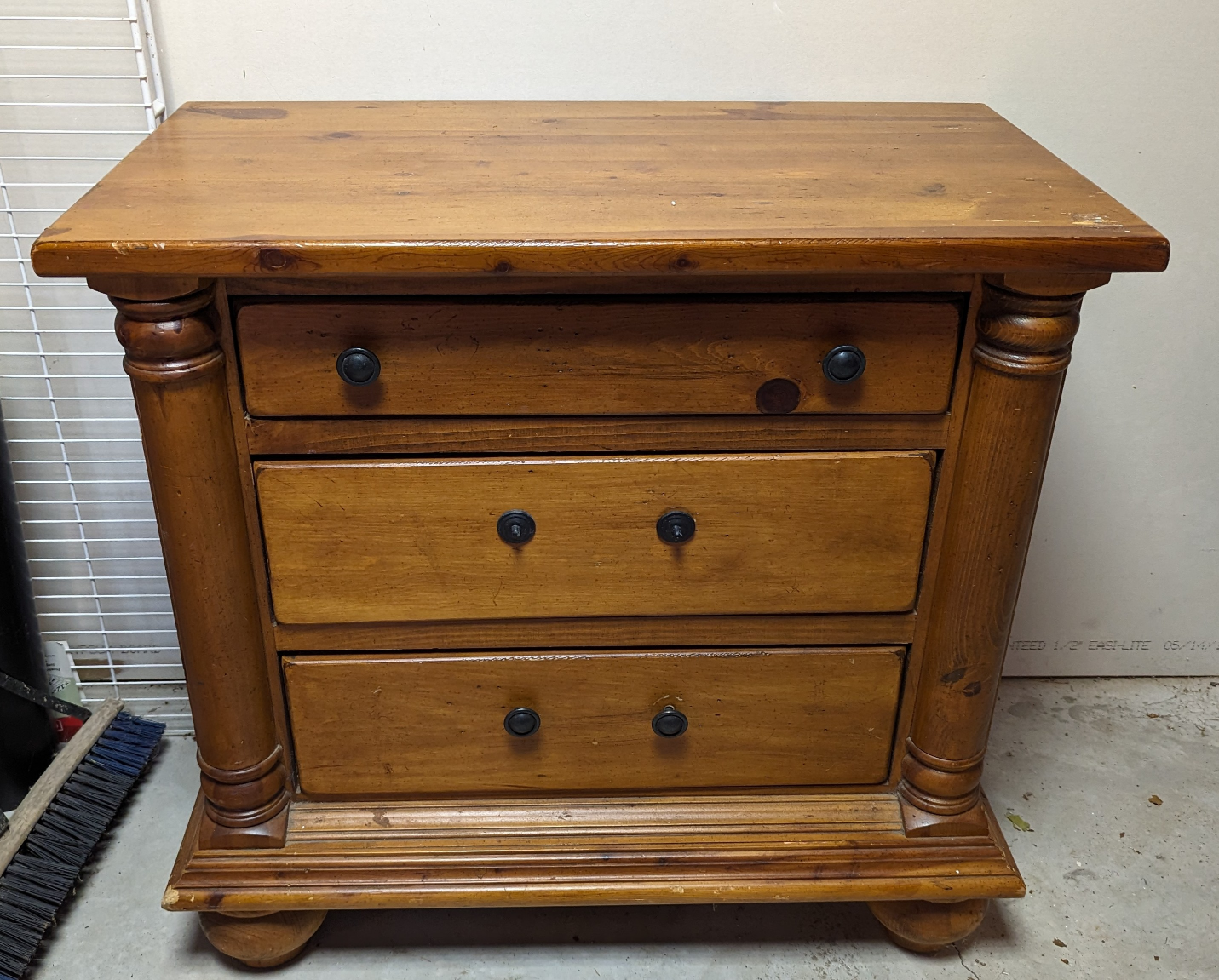pine dresser
