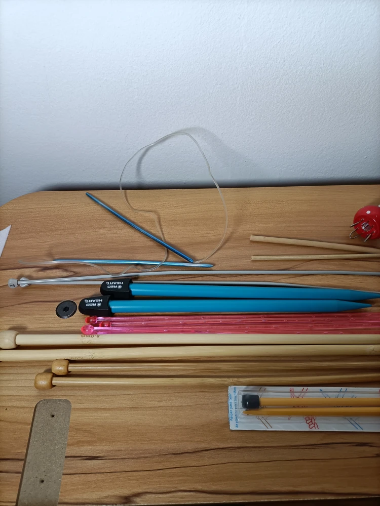 ‼️MOVING SALE‼️ Knitting Needles + Crochet Hooks - photo 2