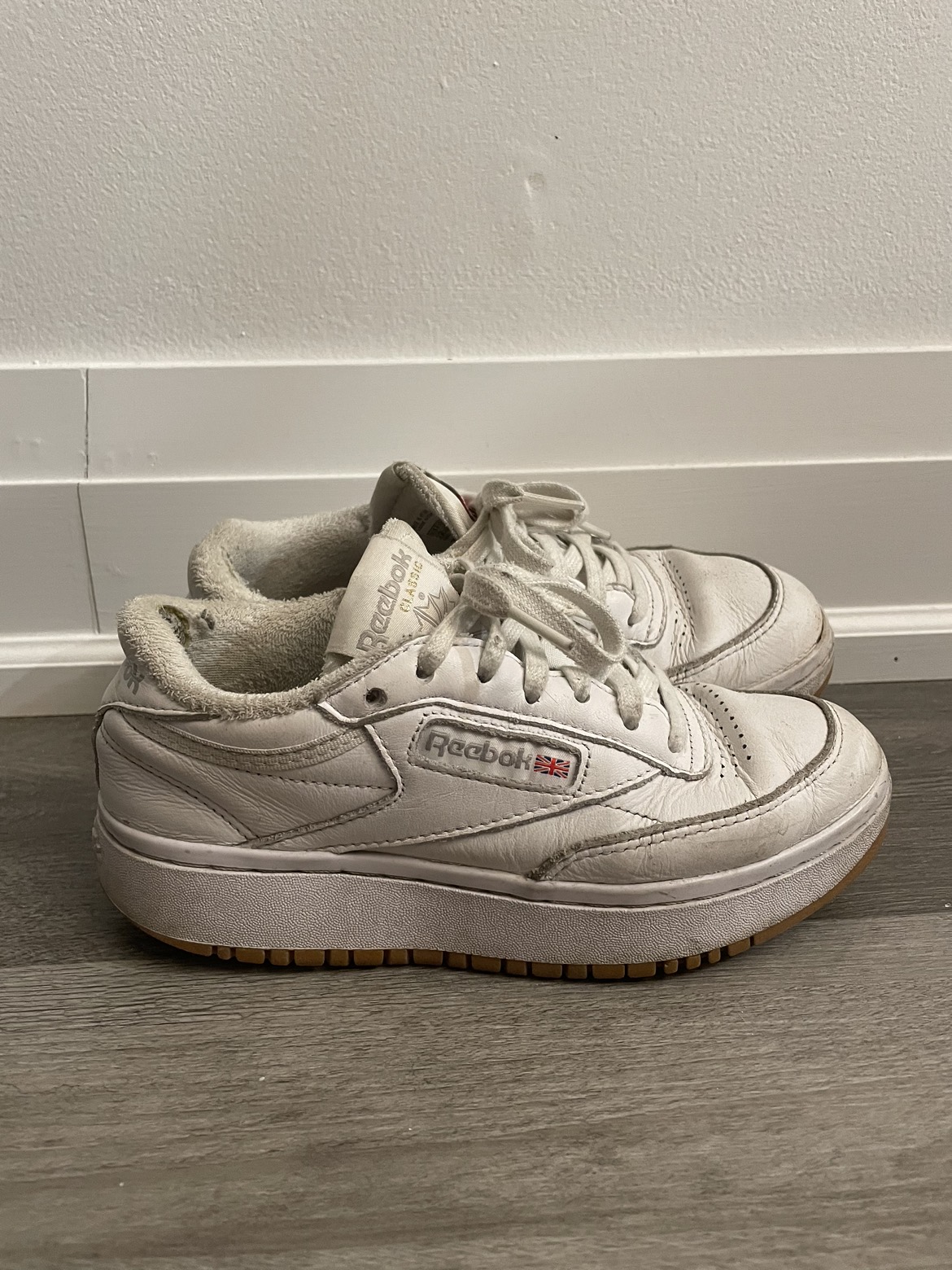 Size 5 White Reebok Shoes