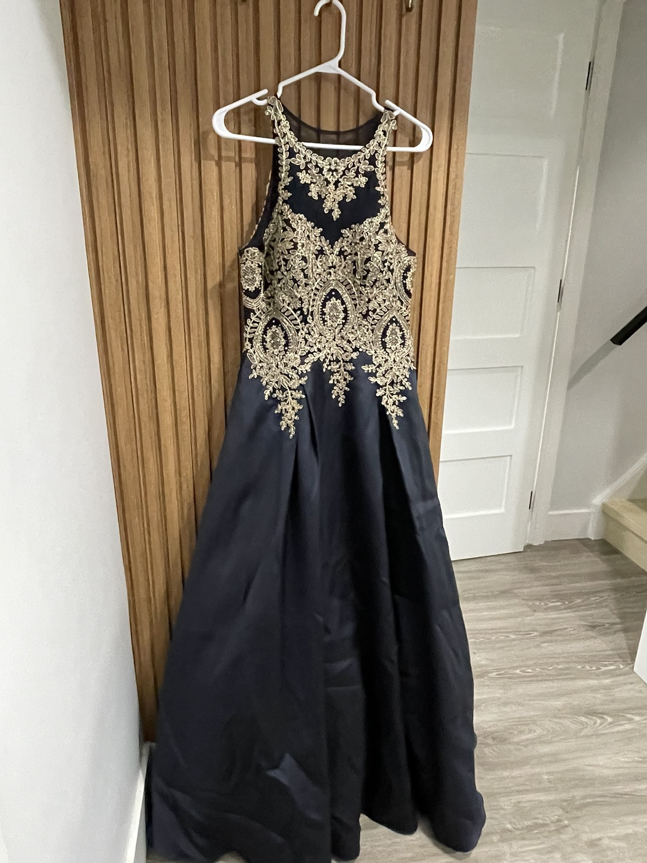 Beautiful dress - size 12