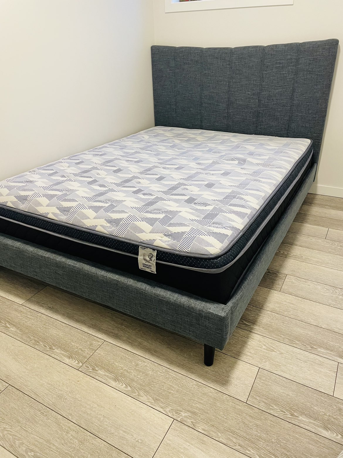 Queen Bed frame (Brick) - photo 3