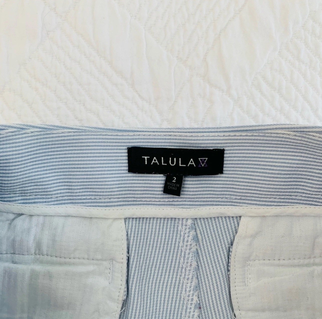 Selling brand new Aritzia shorts in size 2 image indicator(3)