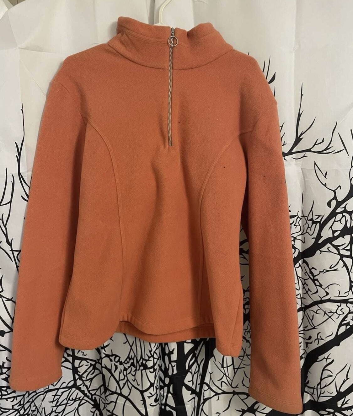 Women’s pullover image indicator(2)