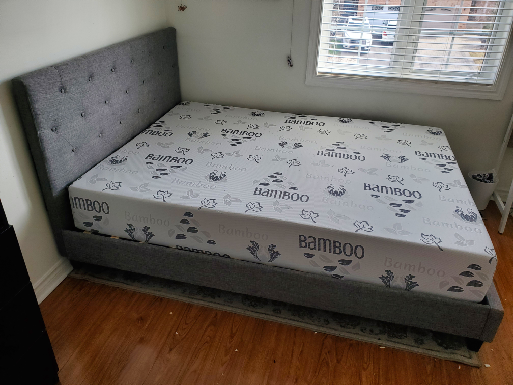 Queen Bed + Bamboo Gel Mattress - photo 2