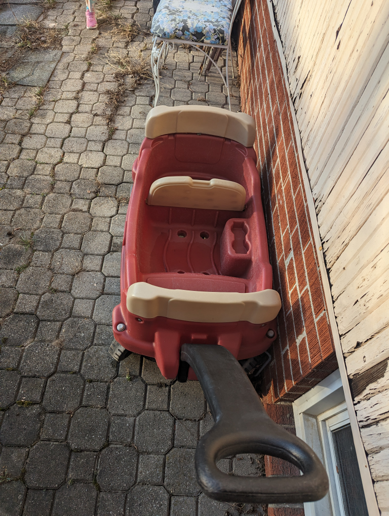 Wagon - open area for storage thumbnail